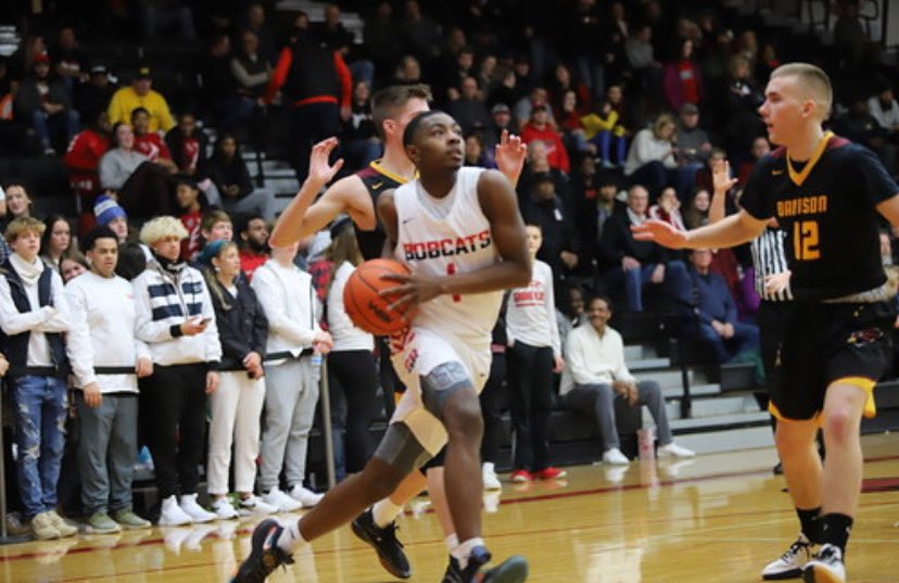 R_SimoneP's tweet photo. A few snap shots of @eat_nate during the big win on Friday!
#MyBigGuy #TheMiddleOne #MyFirst๐ฆ๐พ #GBHoops #GottaGetIt โค๏ธ๐๐ค๐๐ค https://t.co/AOfUeqdQcb