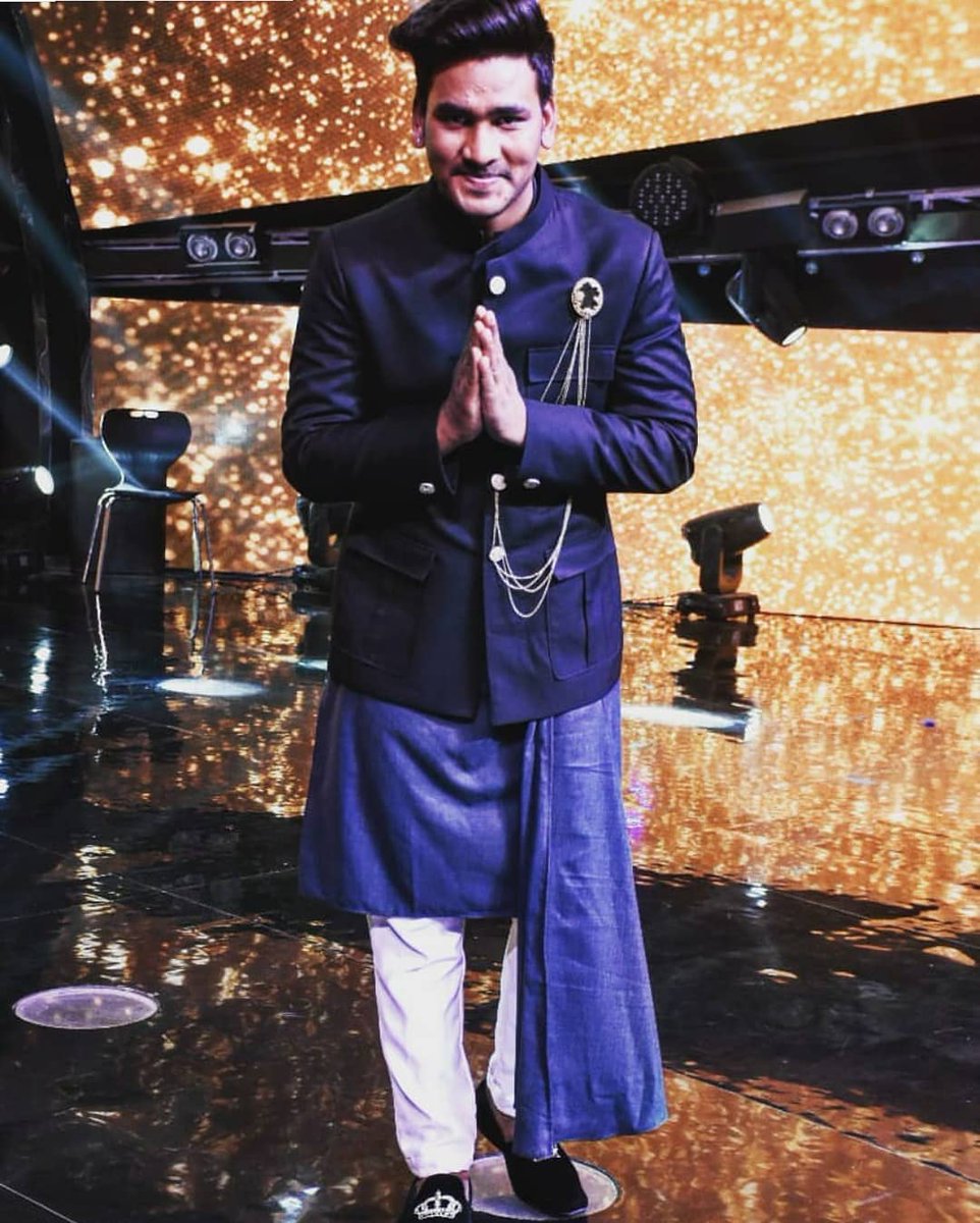 ravichauhan968's tweet photo. Congratulations @sunny_hindustaniofficial  on winning @indianidol11 👍 best wishes for your future, you are really such a rocking singer, you Rocked bro, wat a excellent performances you given entire #season_11 you made it memorable, your voice is so melodious, keep rocking bro. https://t.co/ORr70PByMS