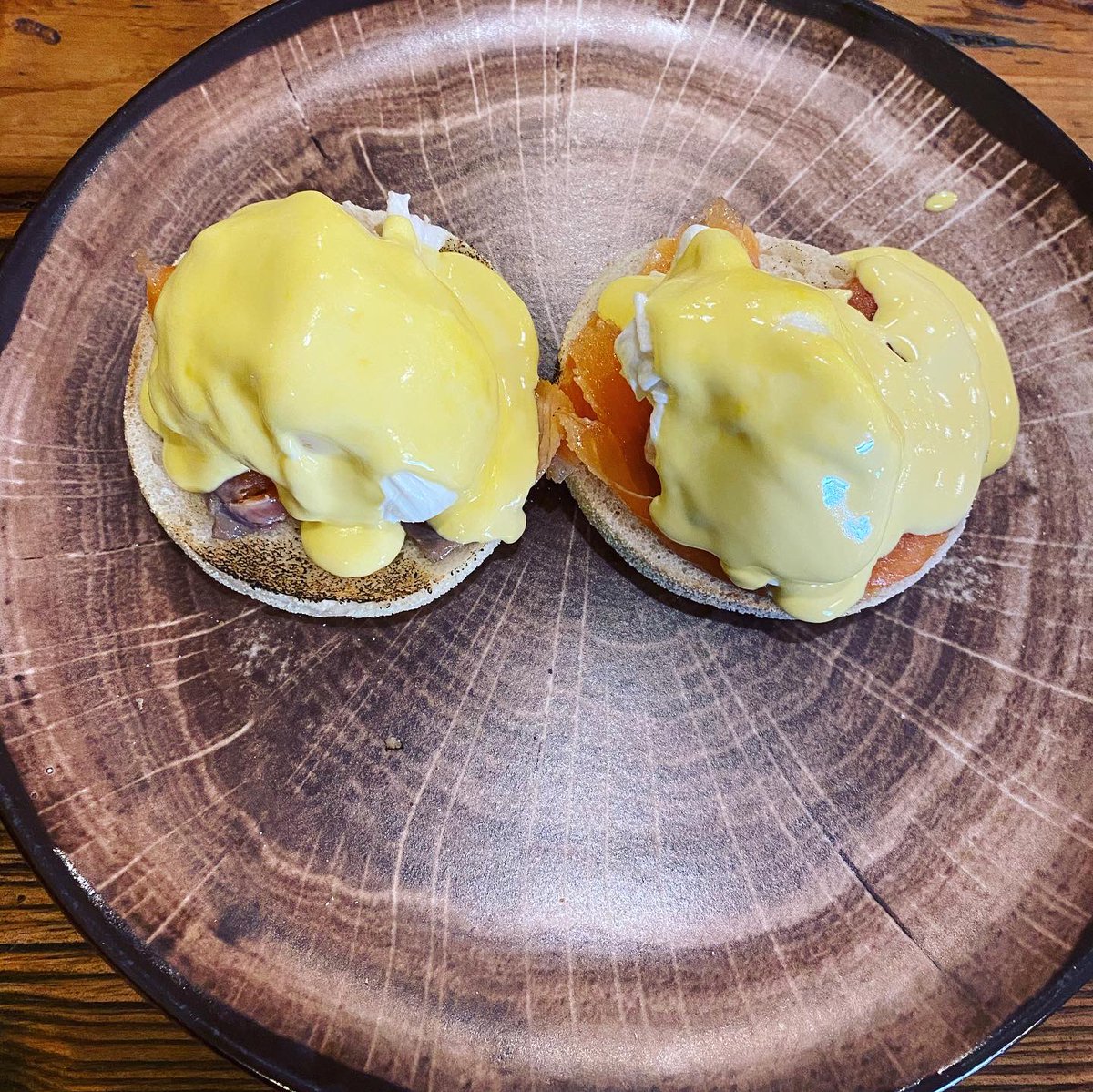 New phone = better food pictures 📸🍳 Breakfast at <a href="/tomahawkpotto/">Tomahawk Steakhouse</a> Smoked Salmon Eggs Benedict for me &amp; a Full English for Jill 🙌🏼#northeastbloggers #scranter #geordies #nefoodies #foodie #newcastleblog #newcastle #neblog #food #northeastfoodie #whatsonmyplate #ponteland