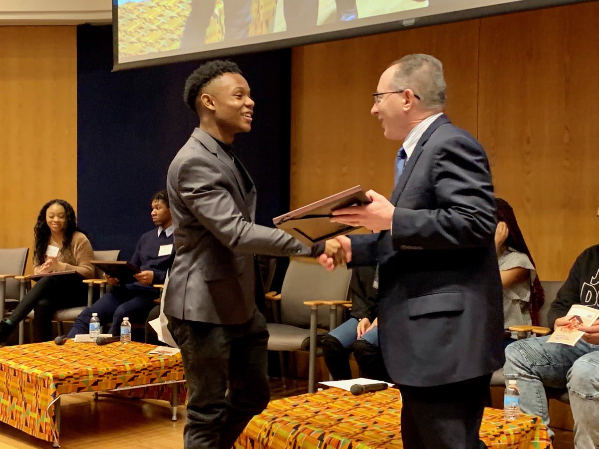 RealWhyIsit's tweet photo. Last week I had the privaledge of taking part in an event celebrating black history with the Michigan Department of Education. I am glad I was able to make an impact in the event.@mieducation #BlackHistoryMonth #EducationMatters https://t.co/WQpAlh2RVG