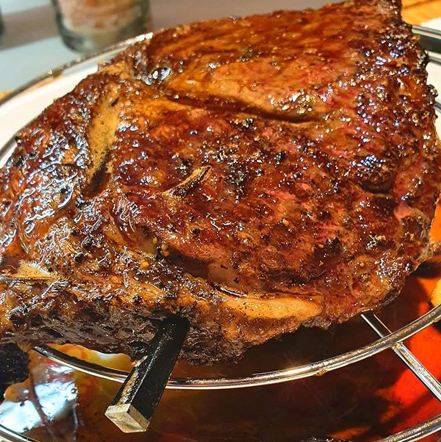 omicronCZ's tweet photo. Only carnivores - 
Rib Eye Steak with @Meater help (@meatergram) 🥩🍽️🍷, home, 
Czech Republic
_______________________________________
 #ribeye #ribeyesteak #steak #kingofsteaks #steaks #meat #dinner #carnivor #carnivore #meater #meatermade #foodstagra… https://t.co/yjdf9iJUoD https://t.co/eeDWFMgBNE