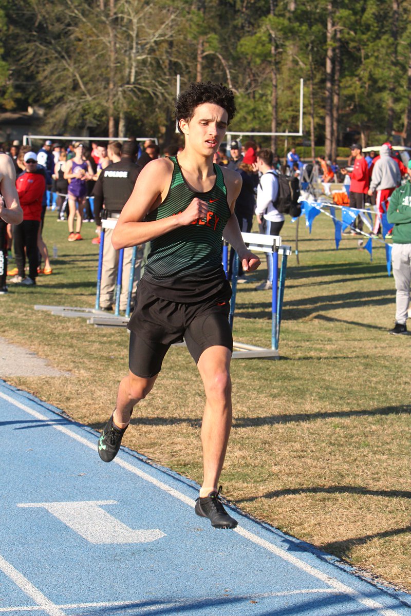MosleyTrack's tweet photo. Gutsy season opener by @Xjonekj123 in the 800 meter run. A time of 2:03 takes 4th place. Not too bad for rust buster... ๐ฌ #FinFast https://t.co/XKwkrbbcMm
