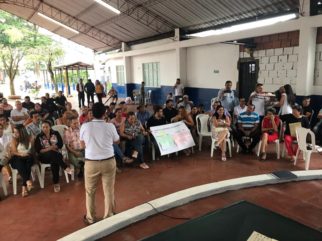 OscarJavolarte's tweet photo. Presidentes JAC Acacias con @UniversidadUNAD en mesas Participativas ante la Formulacion Nuevo plan de Desarrollo Municipal. Acacias Si Camina 2020- 2023, liderado de #CEADAcacias. https://t.co/STmldWb8J3