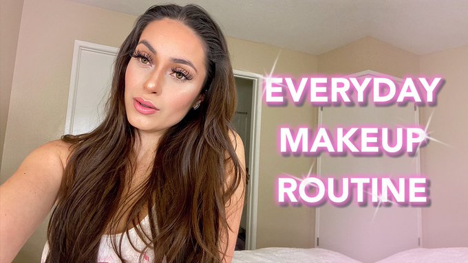 My new makeup routine is up on my channel 💘 https://t.co/CiOWeUjwSN https://t.co/rxTLZU1d6p