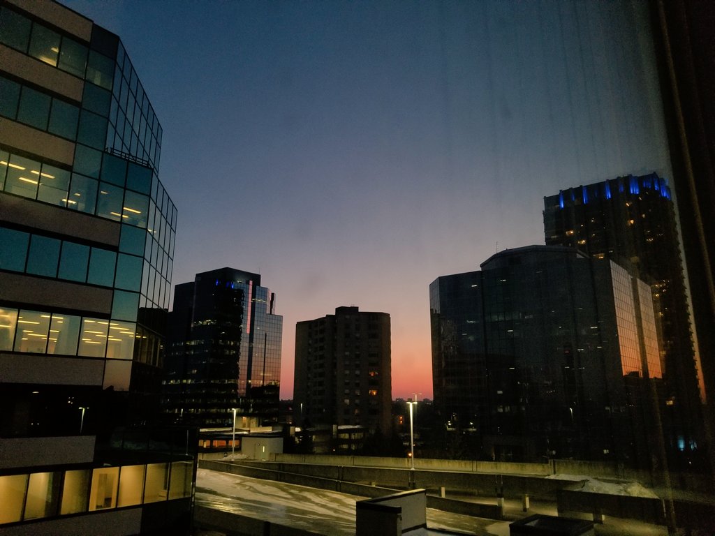 ontario_love's tweet photo. Pretty sunset glow outside my dirty window
#ldnont
#sunset
#sunsetglow
#cleanmywindow
#sunsetweather https://t.co/HZDpiBvh0x