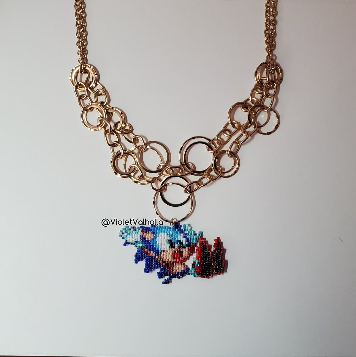 VioletValhalla's tweet image. I bought this necklace SPECIFICALLY for this #SonictheHedgehog charm. I used the #SonicMania sprite which is HUGE, btw! This necklace is so silly! 😆 @sonic_hedgehog
#charms #jewelry #sonic #sega