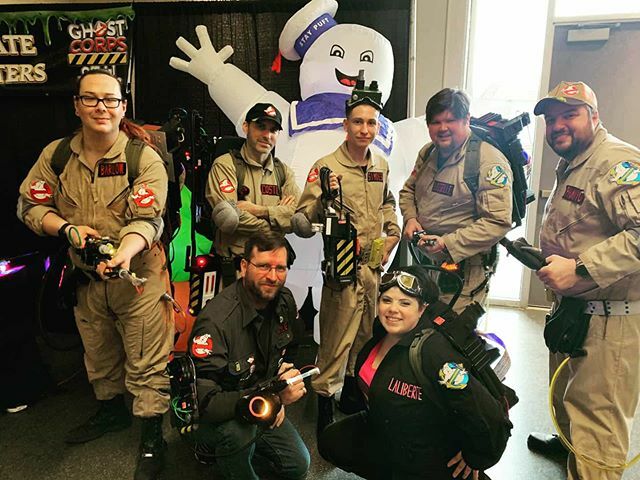 OceanStateGB's tweet photo. @ricomiccon weekend at @ahlbruins with our fellow #Ghosthead pals from @springfieldghostbusters 💚🚫👻 #BustinForCharityMakesUsFeelGood #SomethingsBruinInProvidence #OceanStateGhostbusters #Charity #Family #Community #RhodeIsland #OceanState #Providence… https://t.co/1Plvj9mNbZ https://t.co/ptaChM9MsO