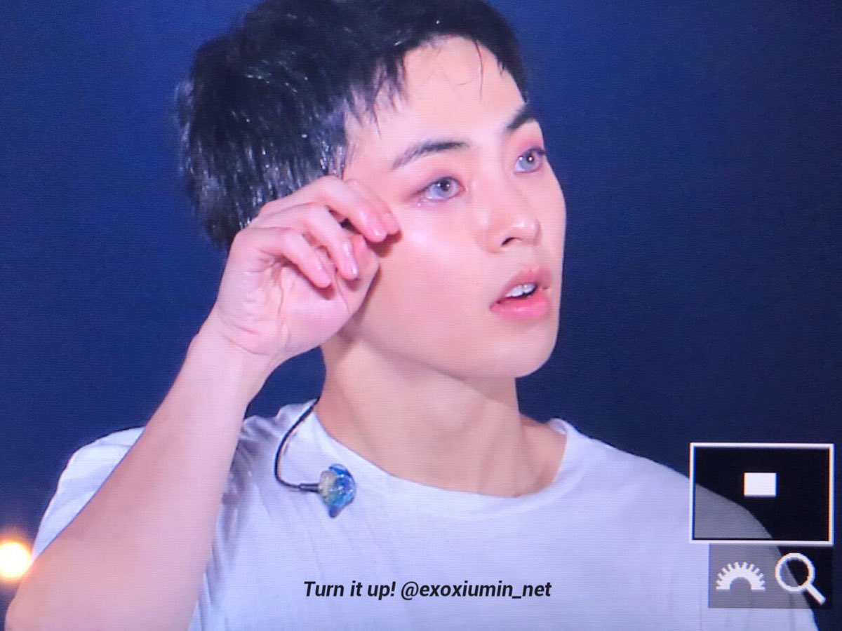 lovexiu32699's tweet photo. 시우민 땀 흘리고 체온 올라가면 광대부터 동그란 뺨까지 붉어질 때 생기는 천연블러셔 넘넘넘넘넘 이쁨,,  코스메틱 회사들은 당장이라도 저 핑꾸 볼따구 색상따서 시우민 이름 붙여서 블러셔 출시해내야 함 https://t.co/E3Aw6BuI8b