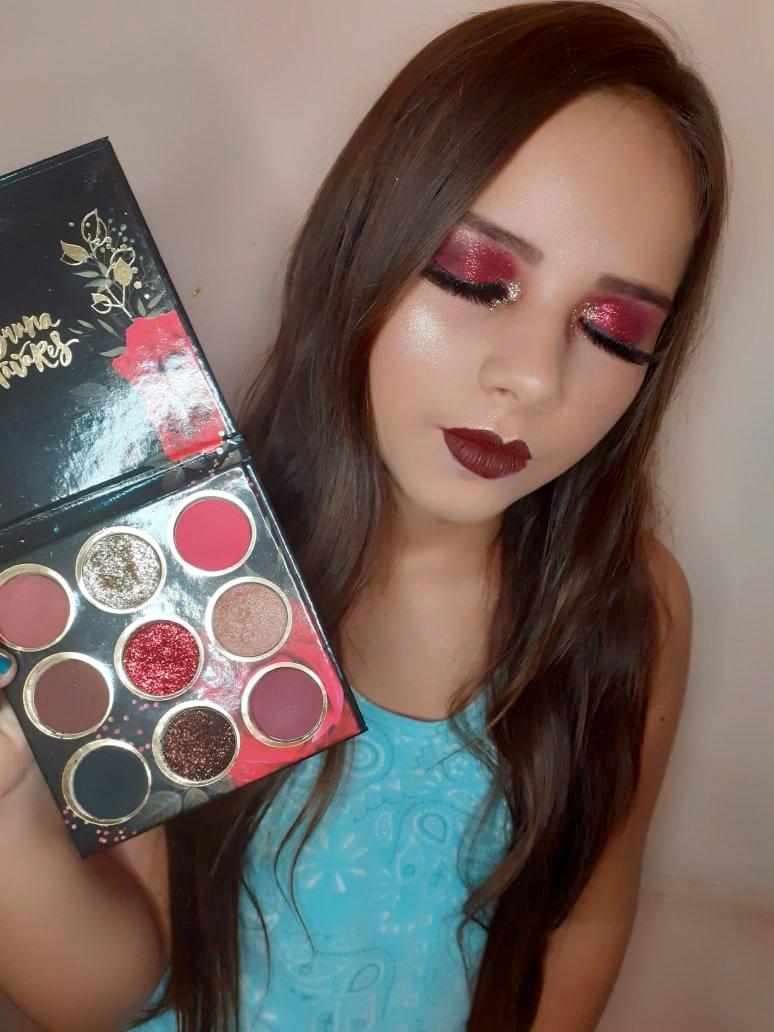 Thaisa92644391's tweet photo. MakeUp de hoje carnaval
#makeupcarnaval 
#makeup 
#make 
💄♥️📲 https://t.co/IUnArbF1l4