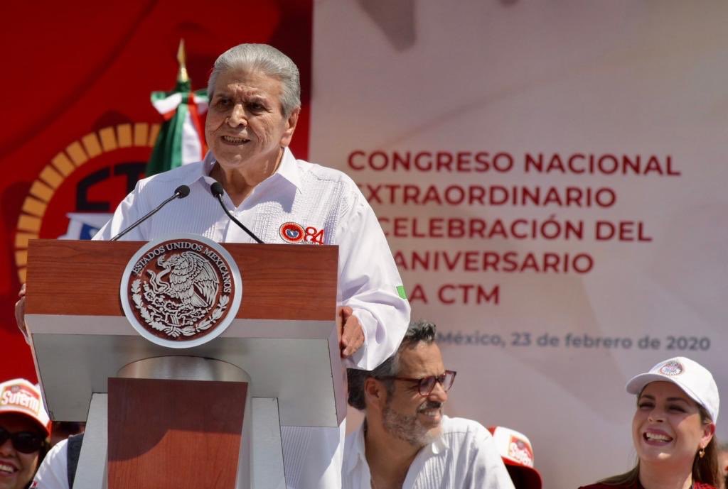 LuisBaez_MX's tweet photo. Hoy nuevamente la @CTM_MX forma parte de la historia. Bajo el liderazgo de don @CarlosAceves_ logramos la distinción del presidente @lopezobrador_ en el #CTM84. https://t.co/pqPIeIaEfG
