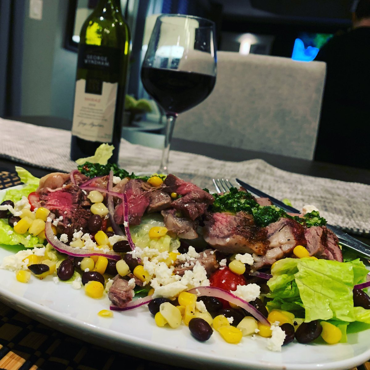 scooterjolly's tweet image. 10oz med-rare ribeye topped with a drizzle of Chimichurri  over a black bean, avocado and corn salad dressed with a English 🏴󠁧󠁢󠁥󠁮󠁧󠁿 mustard and honey dressing. Australian Shiraz to wash it down  wine 🍷 😋 #foodie #sundaysupper #weekendchef
