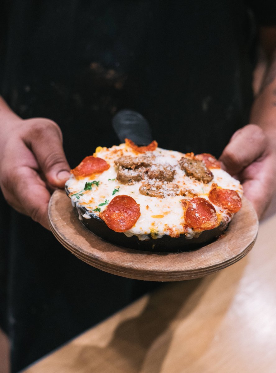 Not to be cheesy....but this pizza mac and cheese from World Famous House of Mac is insanely delicious. Start your Monday off strong tomorrow with this Pizza mac and cheese!