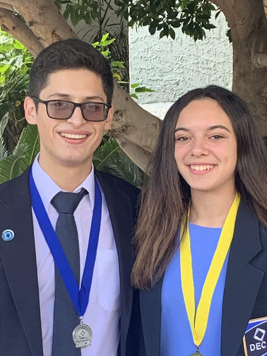 adriannisaac's tweet photo. SECTION ROLEPLAY CHAMP BABYYY!!!! #pathtoglass #afhsdeca #decastate https://t.co/chmGNP4Gqx