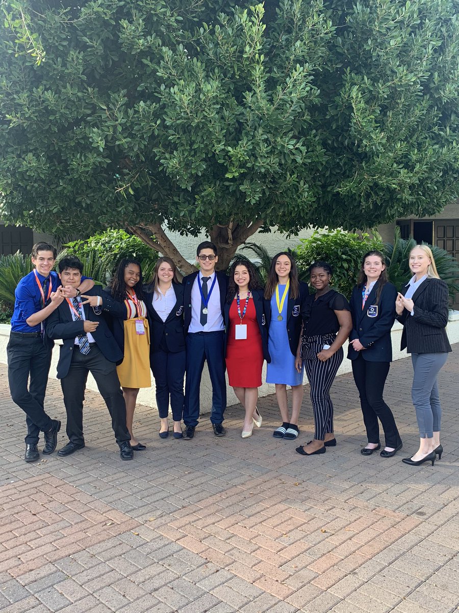 adriannisaac's tweet photo. SECTION ROLEPLAY CHAMP BABYYY!!!! #pathtoglass #afhsdeca #decastate https://t.co/chmGNP4Gqx
