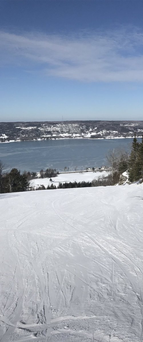 CBPainters's tweet photo. A few snaps from @SkiBenEoin today. Conditions were excellent!! https://t.co/XM2IWzUsT7