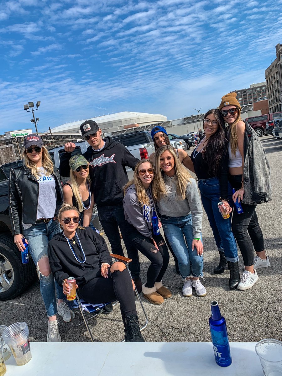 I love this photo of famous author <a href="/homeferdinner/">Michael Dennis</a> repping Barstool Outdoors at the Battlehawks tailgate.  Looks like the sweatshirt is working out pretty well for him 🤷‍♂️ #KaKawIsTheLaw