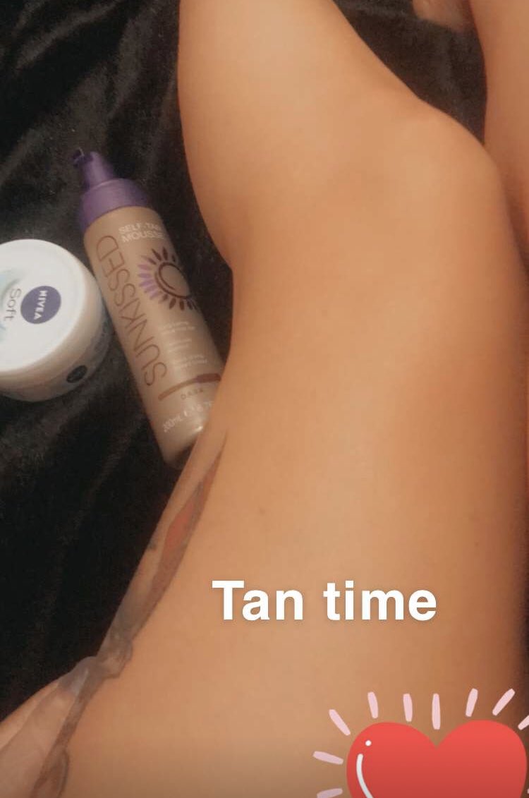 Keep your standards high and your skin dark 👌#tan #tattoo #sunday #skincare #outofabottle