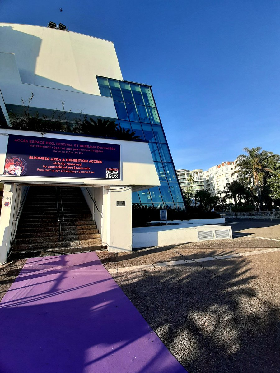 🥰 MERCI à TOUS pour cet exceptionnel #FIJ2020 ! 🥰
Nous sommes fiers et heureux d’avoir accueilli 110 000 visiteurs, 5000 professionnels, 8000 compétiteurs, 310 stands, plus de 400 auteurs et illustrateurs de jeux, 313 journalistes et influenceurs et 6000 personnes au OFF !