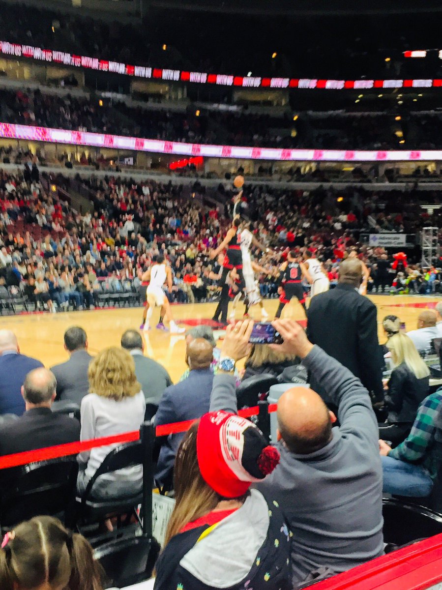 PSU_Surge's tweet photo. Great weekend!  Escaped sunny 70+ degree FL for winter boys and Bulls weekend in Chicago with @SurgejJ https://t.co/F1s02nHdIW