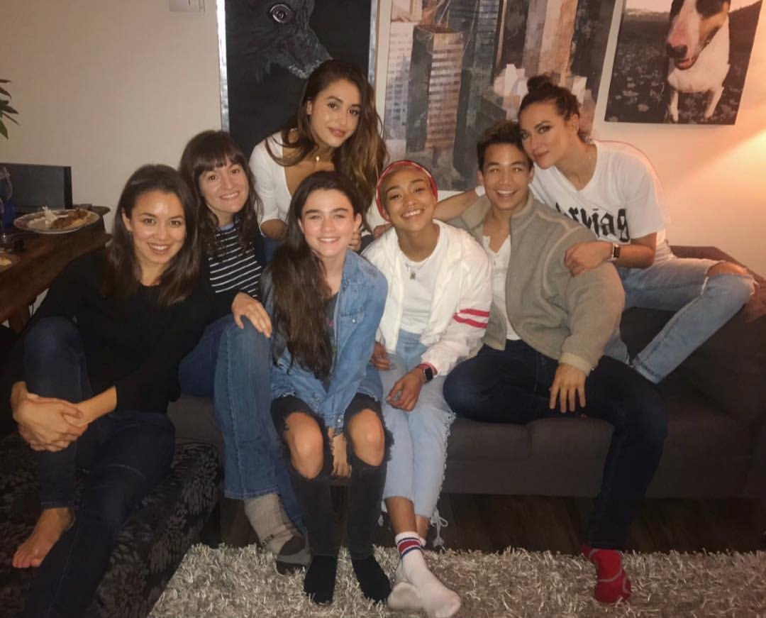 Luisasource's tweet photo. #tweetappreciation Luisa and the cast of #the100
#luisadoliveira https://t.co/q0SseOnWFd