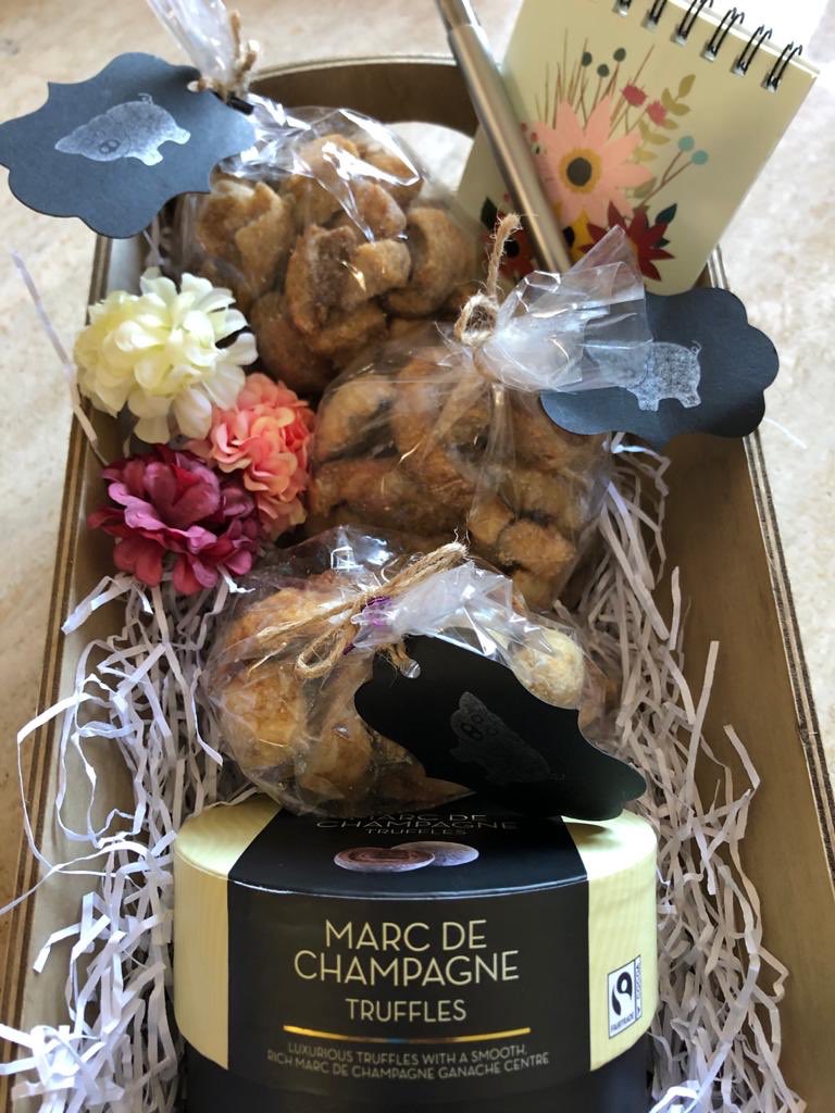 PigginYummy's tweet photo. Message us for fabulous prices on our hampers https://t.co/39GClq6fwm