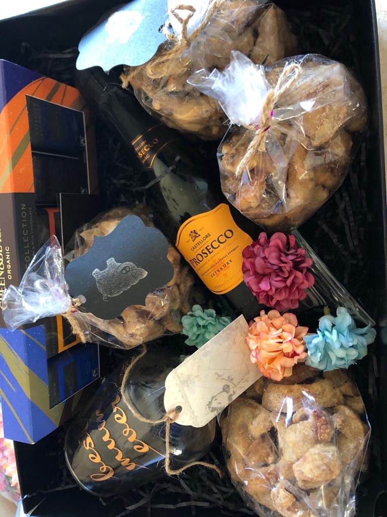 PigginYummy's tweet photo. Message us for fabulous prices on our hampers https://t.co/39GClq6fwm