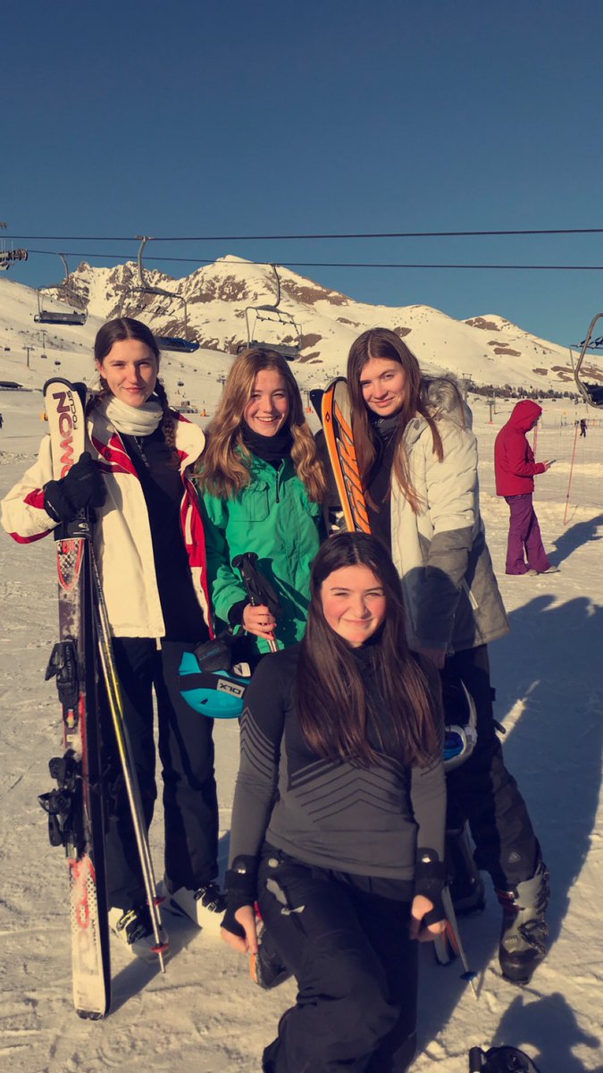 AmeliaCropley's tweet photo. Tonale 2020 ⛷🇮🇹 https://t.co/9vm63VECzD