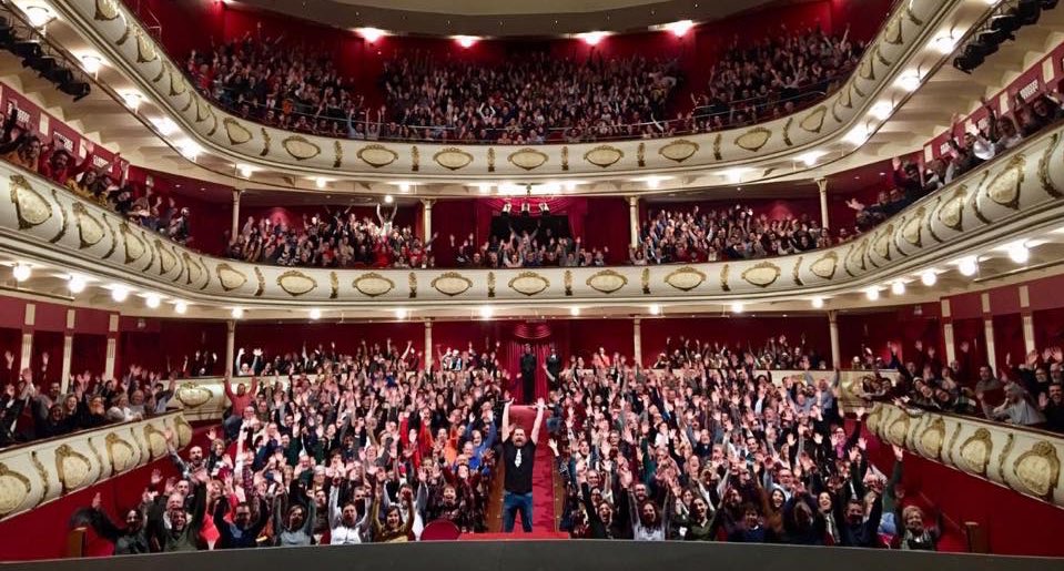 El Monaguillo Esto Sigue Siendo Un Sueno La Proxima Semana Teatrolalatina Y Barcelona Teatro Borras Entradas Agotadas Gracias A Todos Los Que Vinisteis A Verme Cuando Empezaba En Los Barecitos
