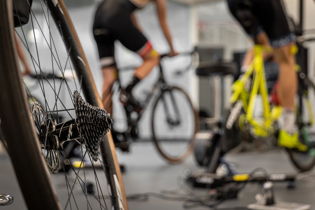leomolabs's tweet photo. How do round and #ovalchainrings impact motion?
Saita, one of the cyclists on our R&D team, explored just this. Checkout both an English and German version below.
DE - https://t.co/l6mMjoLuBg
EN - https://t.co/ZpvPFbz87G
#LEOMO #QRing #Cycling #motionanalytics https://t.co/HxW0F4qqhB