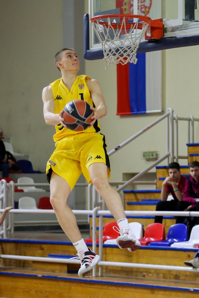 heinnews's tweet photo. Some shots of @assecoarka high-flyer Olaf Perzanowski as he won the #AdidasNGT Belgrade slam dunk contest #ANGT https://t.co/4IQW2BZNtu