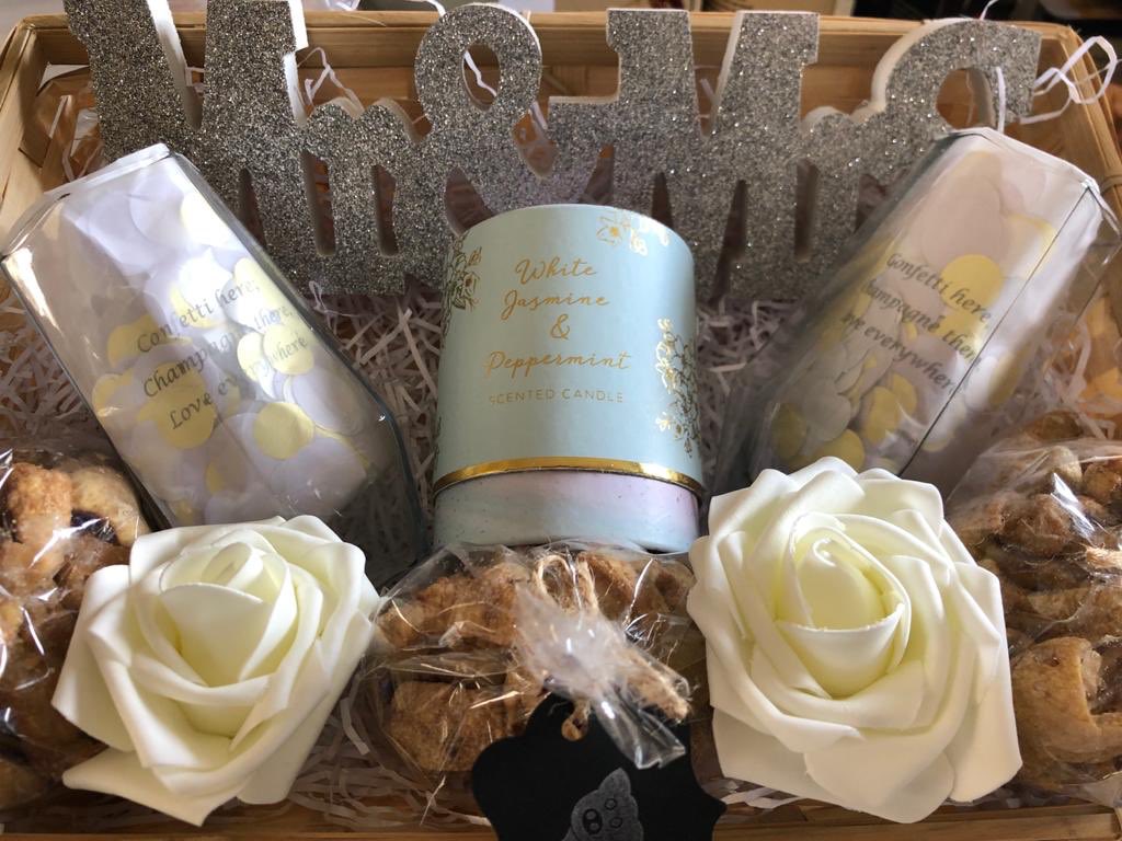 PigginYummy's tweet photo. So we have some great hampers Avaialble for any occasion https://t.co/wFihcOFzsq