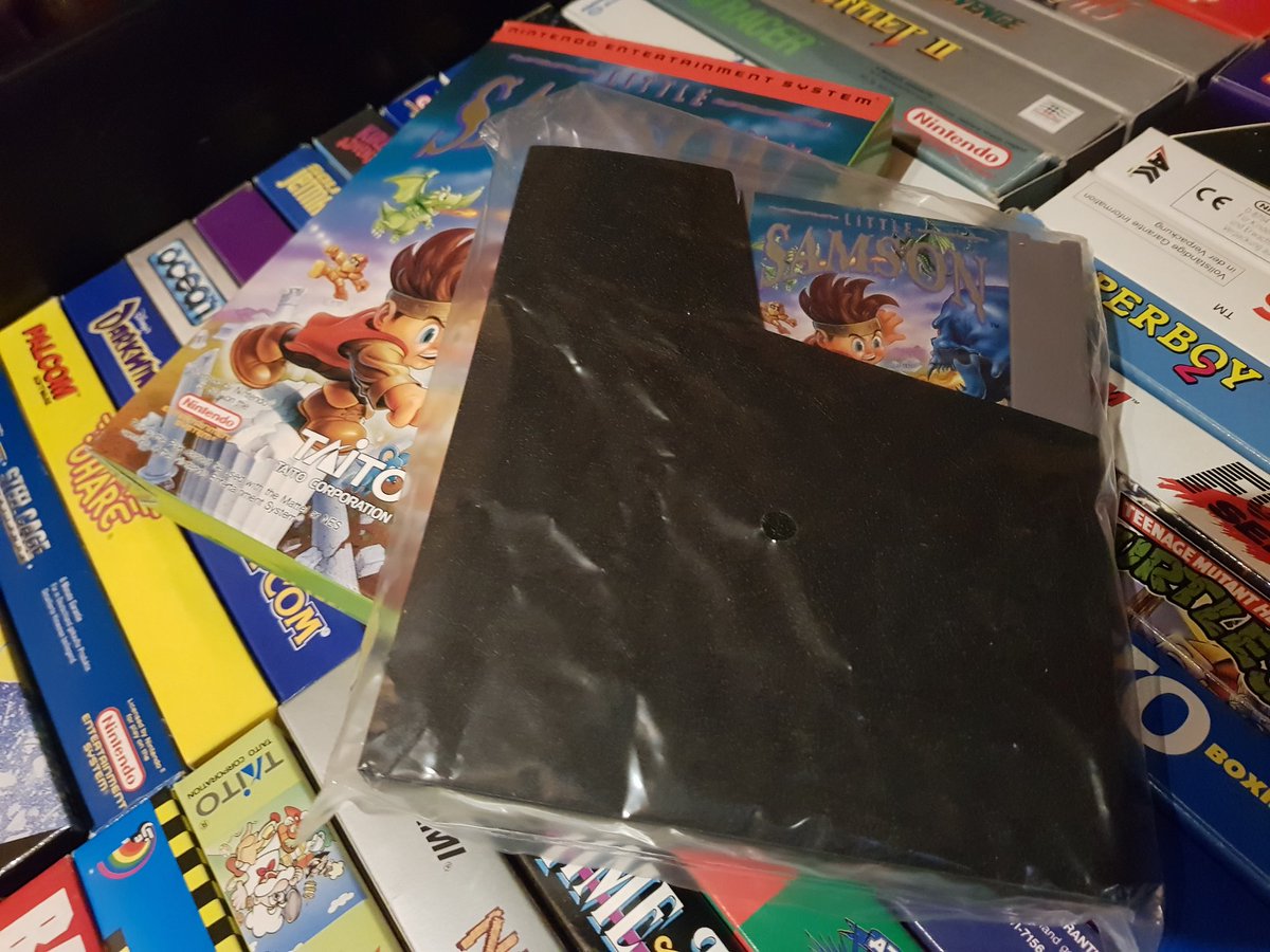 Solyant1's tweet photo. Its #CIBSunday and is there a better way to celebrate this with #playing a hidden gem for the #NES?
No shit, the comparison with a gem isnt far-fetched 🤣 this game is worth a little fortune...💸
#LittleSamson from #Taito 

#RETROGAMING #GamersUnite #videogamecollector #RareStuff https://t.co/8LZOtJUmoA