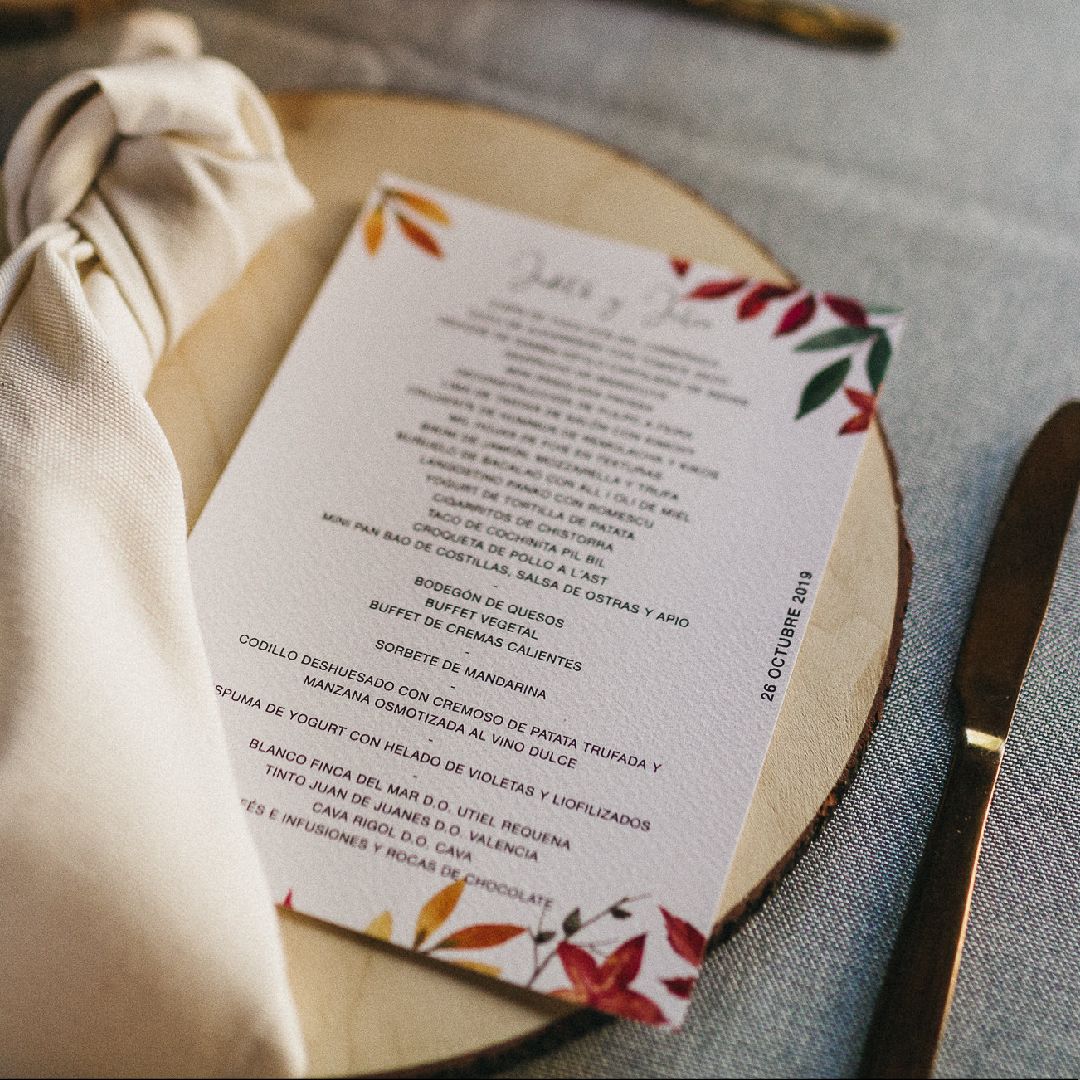 SalsiaVLC's tweet photo. ¿Minutas en las bodas tipo cocktail, sí o no? Nosotros decimos claro que sí! ¿Sabías que en Salsia nos encargamos de diseñar detalles como el seating y las minutas para que no tengas que preocuparte por nada? 📸 @daniel_gramage 👰🏻 @jugaru 🤵🏻 @JulioRuperez 
#valenciabodas https://t.co/7Vlb8WSq1e