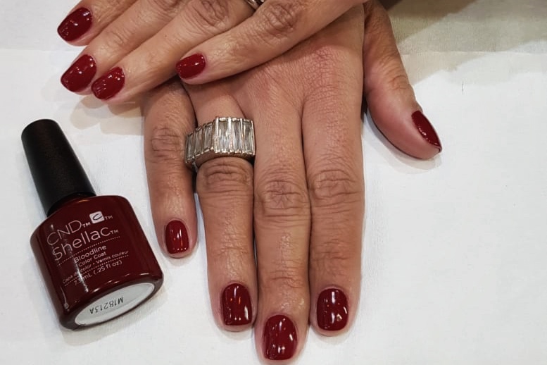 DistrictHairBe1's tweet image. “Bloodline” is a warmblood red, perfect for both fingers and toes, shown here elegantly by Nicole 👌❤️
#Nails #SquovalNails #altrincham #hale #halebarns #knutsford #timperley #saletown #cheshire #bowdon #altrichamnails #halenails #halebarnsnails #cheshirenails #smallbusiness