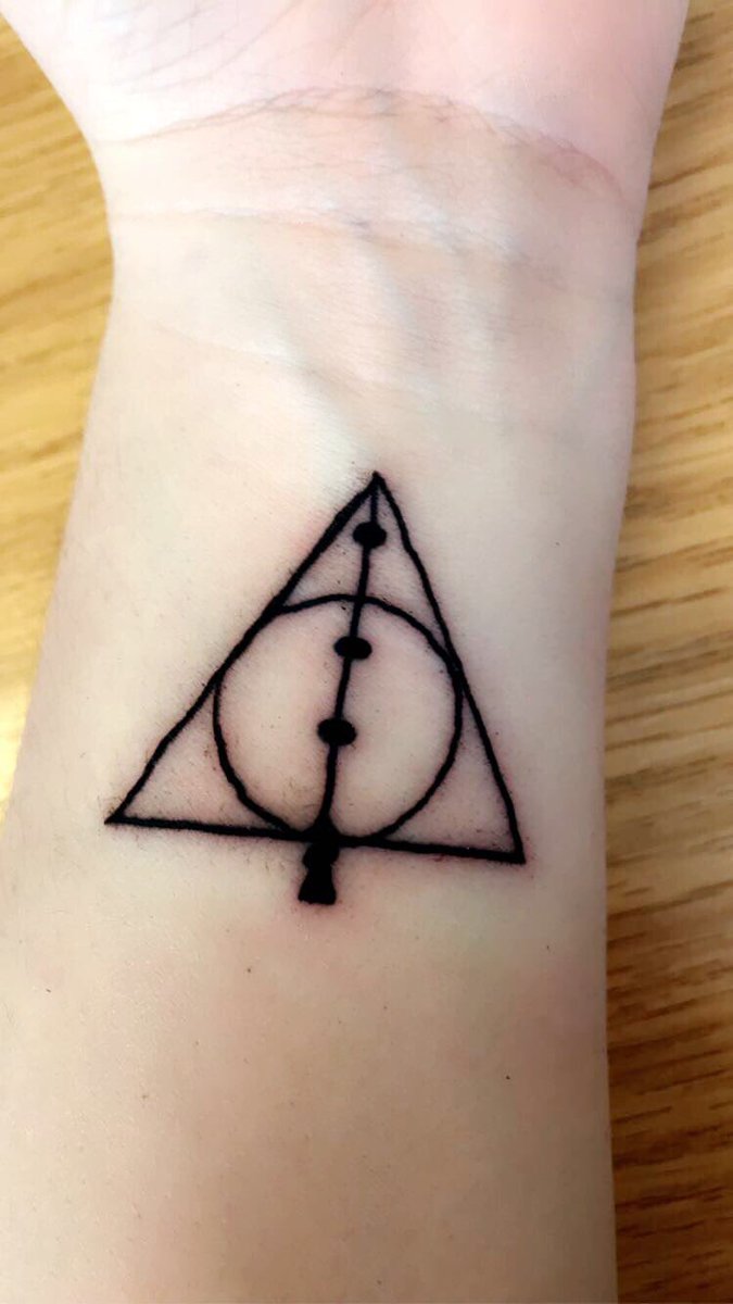 AmberrrrrG's tweet photo. Got my first tattoo as an early birthday present and I love it!!#HarryPotter https://t.co/4ZOY0IsMhT