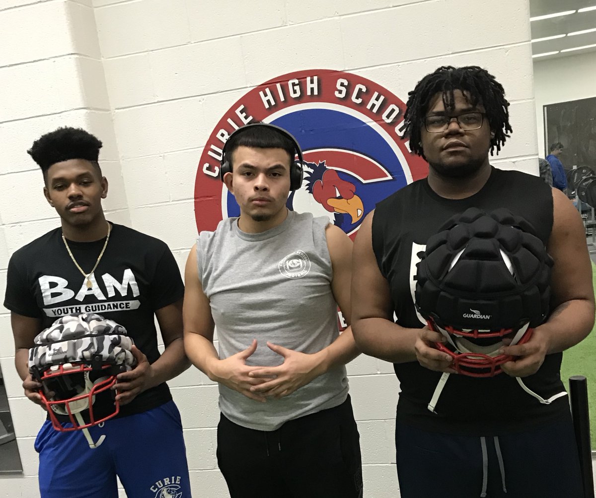 CurieFb's tweet photo. Wrapped up a big week for @CurieFb in the weight room! #Bigger #Faster #Stronger!!! Players go into June and July practices with new @Guardian_Caps when we get back on the field @CurieHS!! #FutureIsBright at Archer & Pulaski! #SoarWithUs #CondorPride #TheCondorWay https://t.co/bWjtvzmG5b