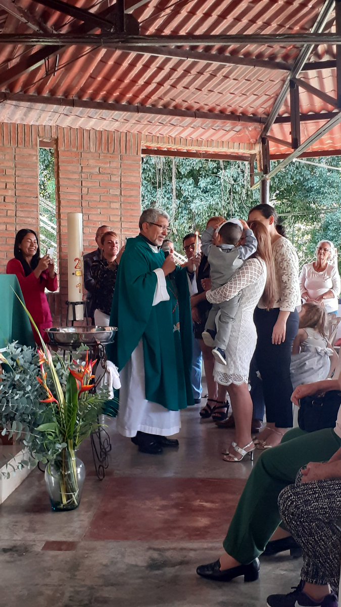 Egutierrez999's tweet photo. #23Feb20 RELIGIÓN #Bautizo #AbrahamDavid, Bienvenido a la vida Cristiana a vivir bajo la enseñanza de Jesús @CapillaCaiza en @ParqueCaiza Bendiciones para sus Padres y Padrinos. https://t.co/SCofojvsiW