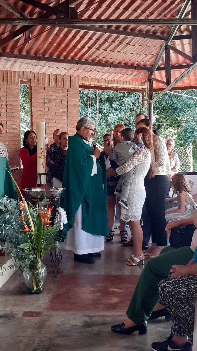 Egutierrez999's tweet photo. #23Feb20 RELIGIÓN #Bautizo #AbrahamDavid, Bienvenido a la vida Cristiana a vivir bajo la enseñanza de Jesús @CapillaCaiza en @ParqueCaiza Bendiciones para sus Padres y Padrinos. https://t.co/SCofojvsiW