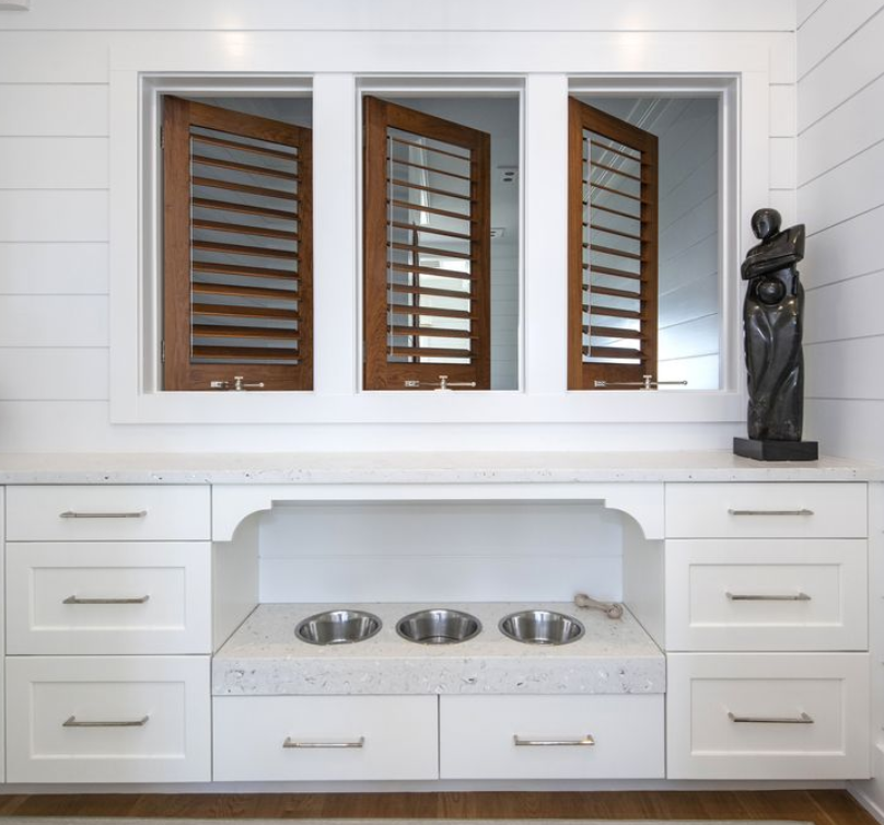 mdupredesign's tweet photo. Doggie Cantinas
Yep, you read that right. Doggie cantinas—areas specifically designed for feeding man's best friend—will be the pet-focused trend of 2020

https://t.co/CUAvgSuEAM

#kitchendesign #vintage #michelledupredesign https://t.co/xLoesWJ2WJ
