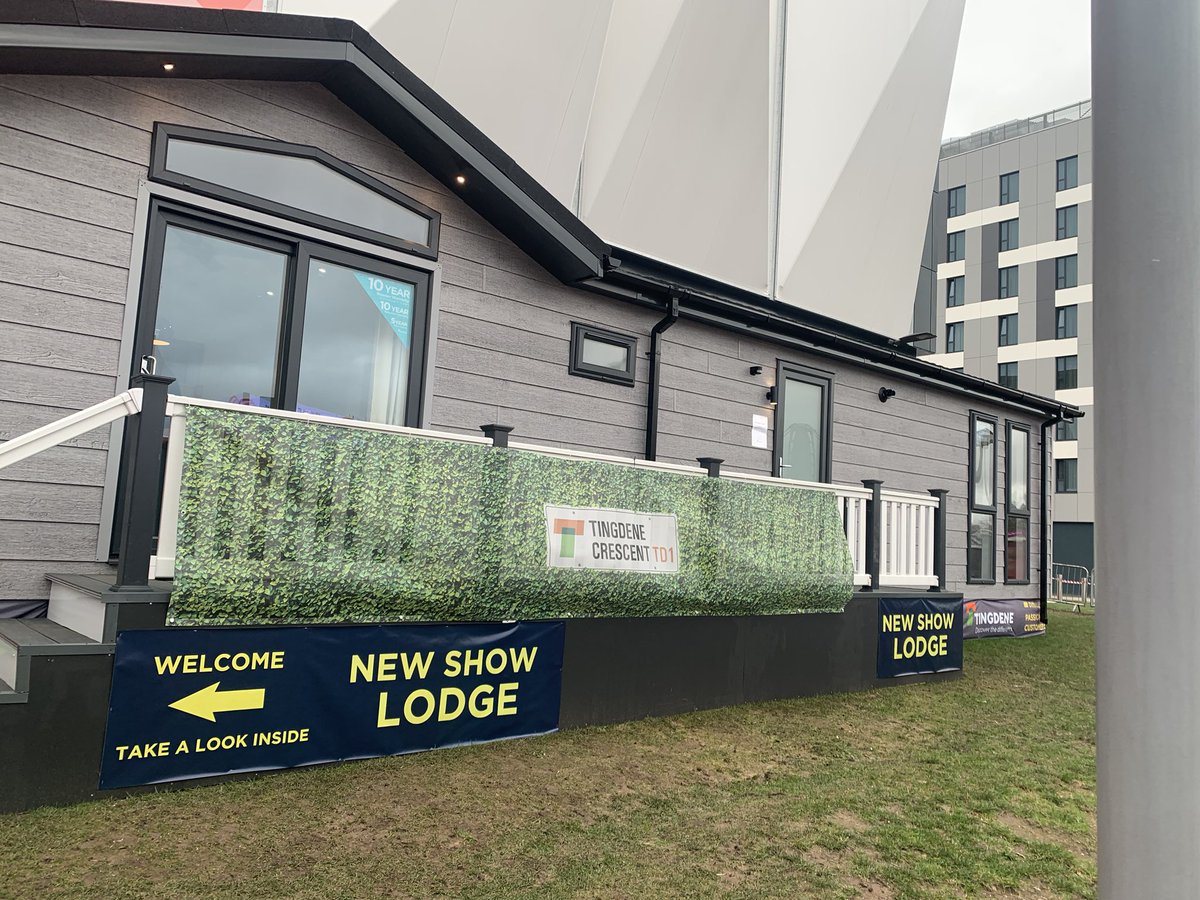 CreativeMhome's tweet photo. Thank you to @Tingdene for the guided tour of your beautiful lodge @CaravanCampShow See you at the next show for a hat trick! #parkhome #luxurylodge #ccmshow https://t.co/XltxU0VCBa