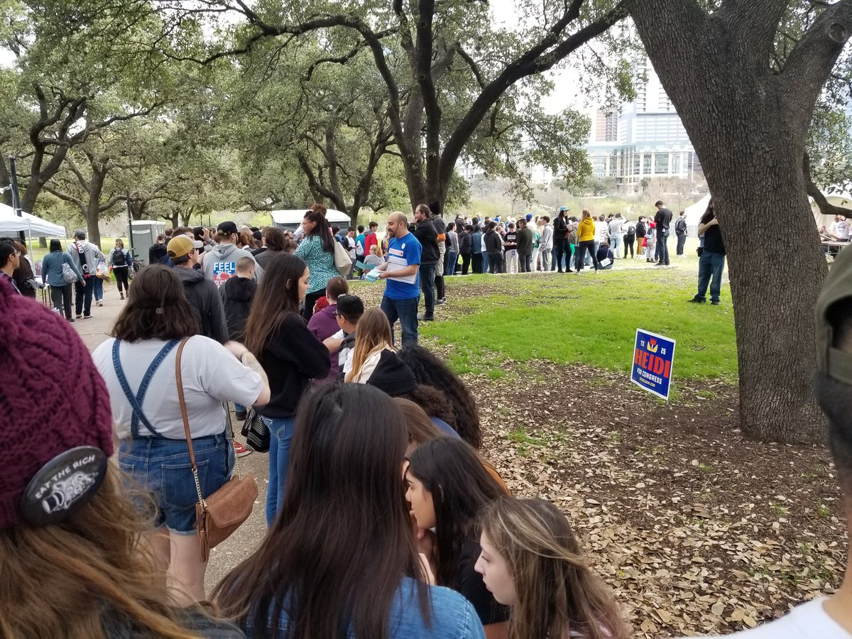 Maria4rmatx's tweet photo. We're here! On our way here, we heard a very ignorant person on a loud speaker saying things that prove why we need to invest in higher education like Bernie wants to do.🤦‍♀️😉 #Bernie2020 #NotMeUs #Vote ✊🗳🤓🔥 #BernieInAustin #BernieInTexas #TexasPrimary #TexansForBernie https://t.co/byVV6wMCiK