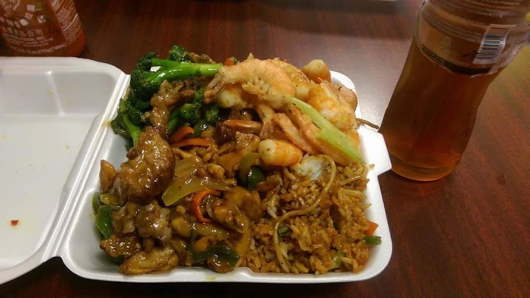 1ArthurTerrazas's tweet photo. El consumo de la comida china a disminuido considerablemente en México, por temor al #CORONAVIRUS, no mamen, esta comida está echa aquí con Perros 100% Mexicanos 😛
#Coronavirusmexico https://t.co/CZWcYZyJGj