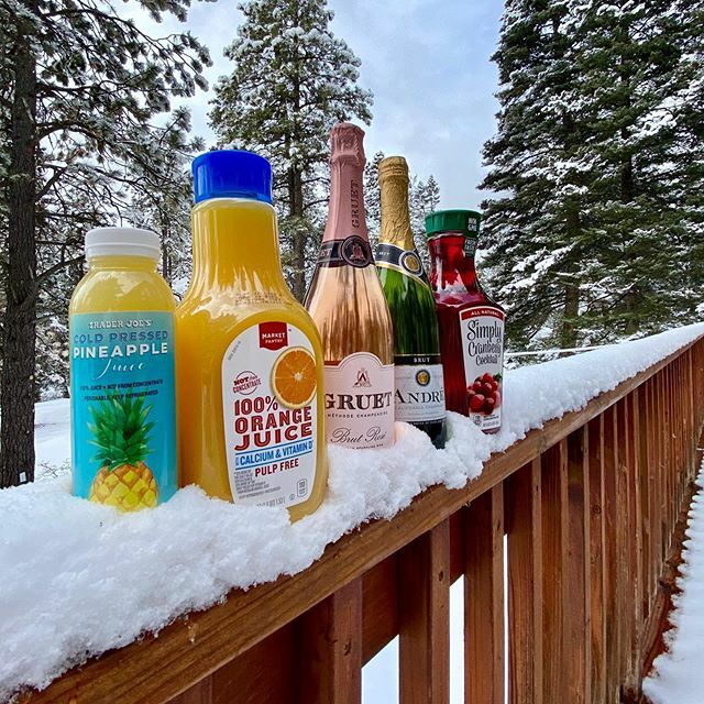 sherihalltx's tweet photo. Mimosa bar for brunch in the mountains. Sunday Funday can start now. #sundayfunday #orangejuice #pineapplejuice #cranberryjuice #champagne #mimosa #brunch #mountains #durango https://t.co/DKoocJJDdp https://t.co/yOPv5cTjZF