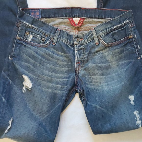 So good I had to share! Check out all the items I'm loving on @Poshmarkapp #poshmark #fashion #style<a href="/tag/fashion"class="tags"><span>#fashion</span></a><a href="/tag/shopmycloset"class="tags"><span>#shopmycloset</span></a><a href="/tag/style"class="tags"><span>#style</span></a><a href="/tag/express"class="tags"><span>#express</span></a><a href="/tag/luckybrand"class="tags"><span>#luckybrand</span></a>