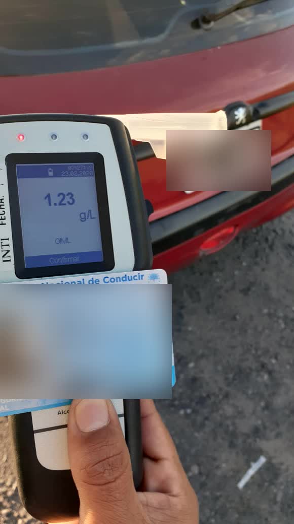 RedSegVial's tweet photo. #FindeCarnaval
🚔PSV realizó operativos de alcoholemia en varios puntos de la provincia.
🍷✖🚗 No tomes alcohol si vas a conducir. Solo dentro de las normas es posible una convivencia segura. https://t.co/u3wUc6TLOp