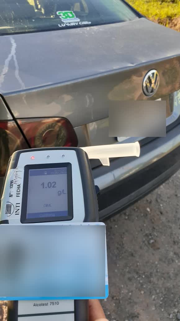 RedSegVial's tweet photo. #FindeCarnaval
🚔PSV realizó operativos de alcoholemia en varios puntos de la provincia.
🍷✖🚗 No tomes alcohol si vas a conducir. Solo dentro de las normas es posible una convivencia segura. https://t.co/u3wUc6TLOp