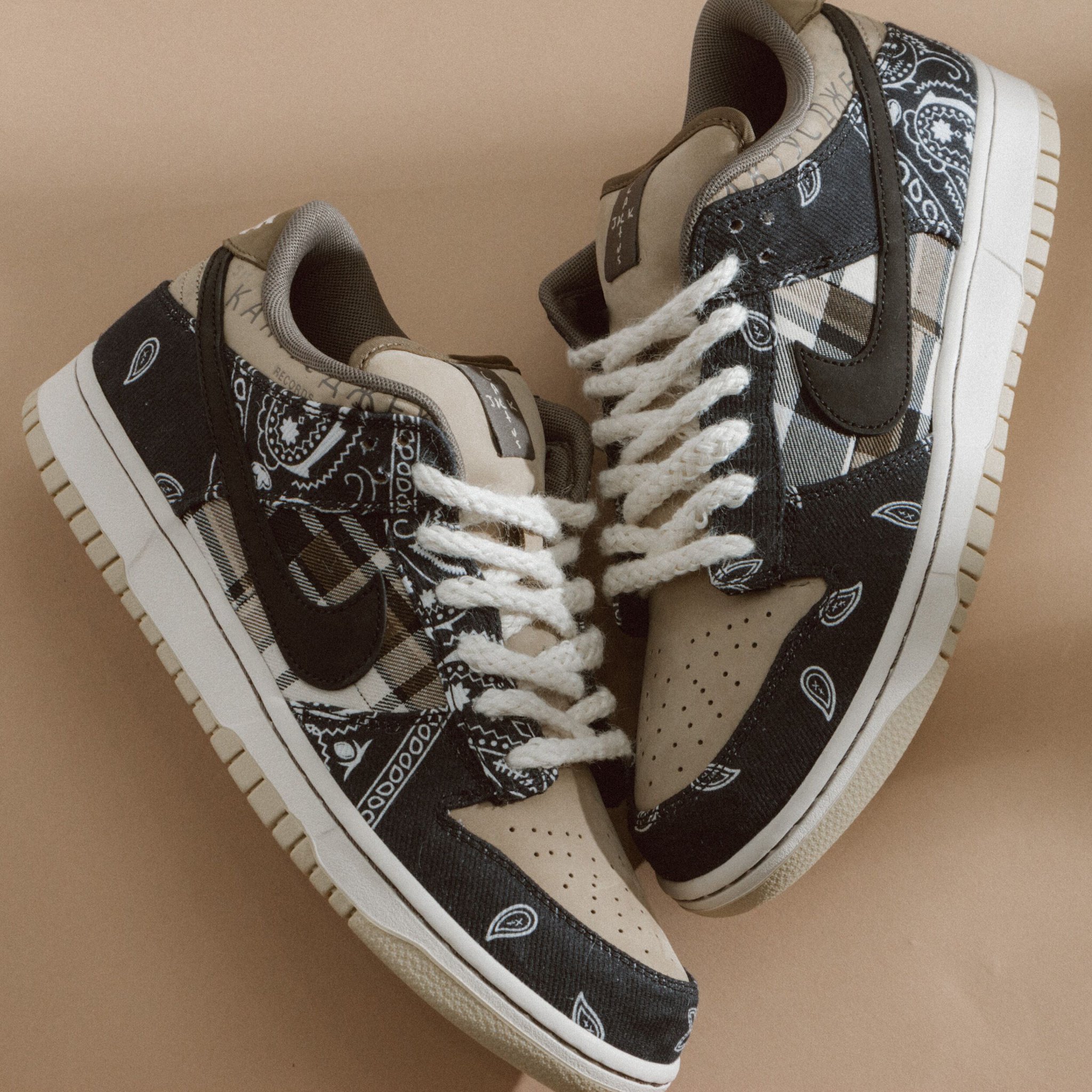 Geneigd zijn Noord Amerika logo Livestock on Twitter: "The Nike x Travis Scott SB Dunk Low PRM QS raffle is  now open! Follow @livestockcanada, favourite and reply to this tweet with  the hashtag #LivestockTSSBDunk , your CITY,