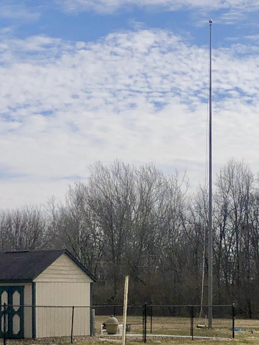 Tom, ‘Tool Guy’ move 80’ #Flagpole #Shoebase 800 miles. Re rig with new hardware. #Bobcat digs 9’x6’ deep hole. Perfect Rig & Raise #SnapOnTools https://t.co/mC9wUvYffi