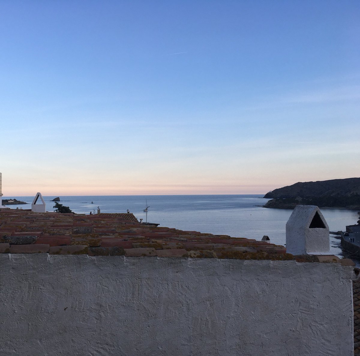 langschoolsl's tweet photo. Enjoying the wonderful weather yesterday in Cadaqués | #costabrava #cadaques #girona #languagebyexperience https://t.co/P1GsU35V3I