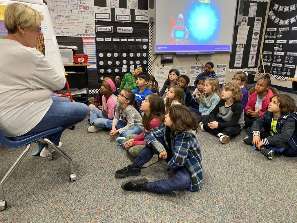 ortegasKthru5th's tweet photo. Very successful Read Across America event. A huge thank you to Mrs. Thoele and Officer Roberts for coming in to share your love and enthusiasm for reading with my kids. They greatly appreciated it! #TEAMMinshew #MyMISD #ReadAcrossAmerica #firstgrade #captiveaudience #noteasytodo https://t.co/a8hrPLPrsK